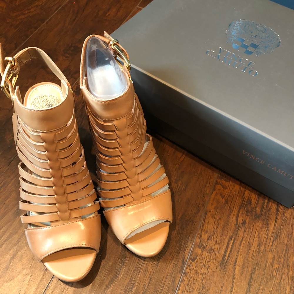 NWT vince camuto 6.5